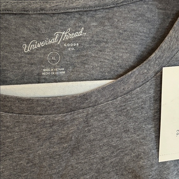 Bundle of Universal Thread Cotton T-Shirts - Picture 4 of 11